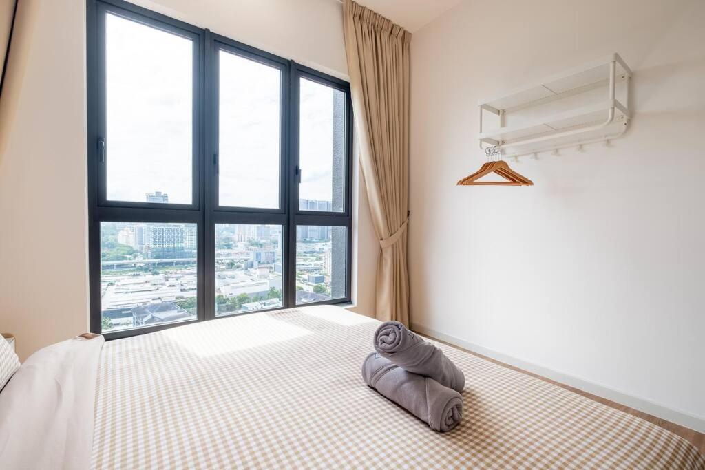 Pangsapuri Lights Sweethome@sunway Velocity Two 3br2bath Kuala Lumpur