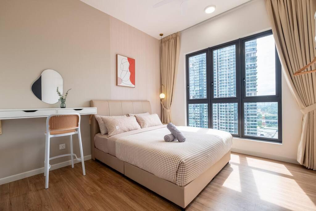 Lights Sweethome@sunway Velocity Two 3br2bath