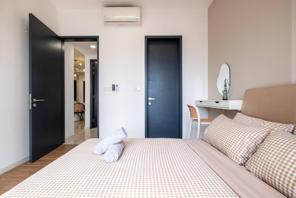 Pangsapuri Lights Sweethome@sunway Velocity Two 3br2bath Kuala Lumpur