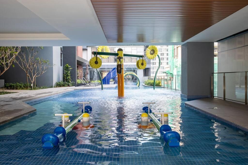 Lights Sweethome@sunway Velocity Two 3br2bath Pangsapuri